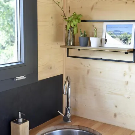 La Tiny House Des Vignes Du Chateau De Vauclaire